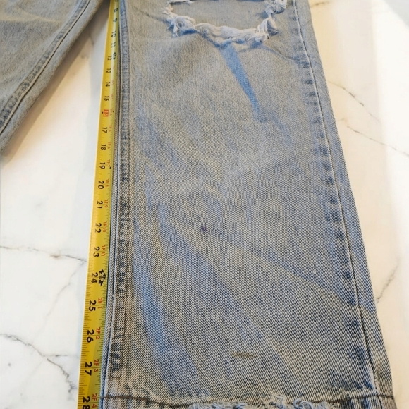 Carhartt distressed light wash denim jeans - Picture 9 of 9